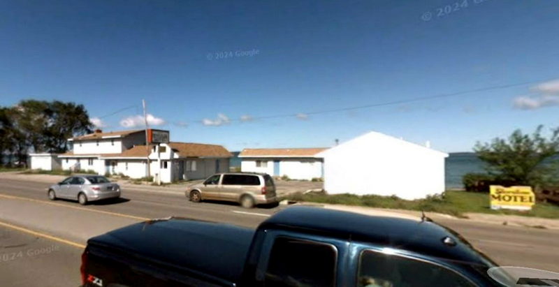 Acme Beach Motel - 2009 Street View (newer photo)